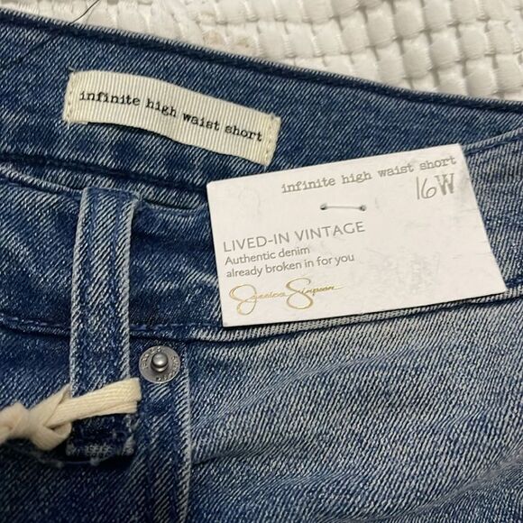 NWT- Jessica Simpson- 16W & 20W. Infinite High Waist Cut Off Short - Picture 7 of 8